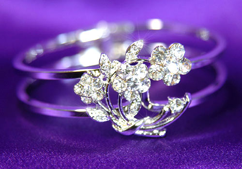 Flower Clear Austrian Crystal Cuff Bangle Bracelet XB019-0