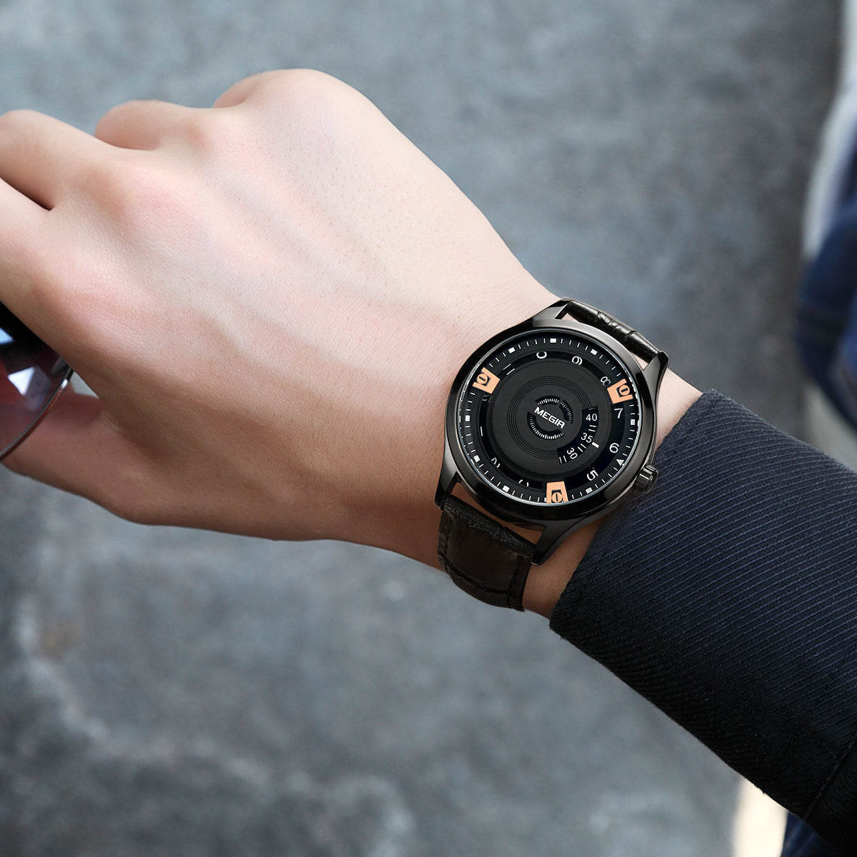 MEGIR Mens Watches Top Brand Luxury Leather Sport Military Watches Male Clock Waterproof Fashion Casual Quartz Wristwatch 1067-1