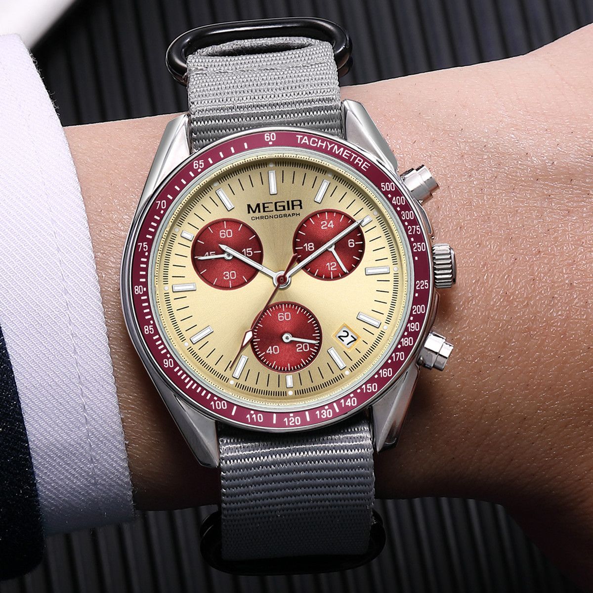 MEGIR Fashion Brand Men Wristwatches Military Sport Watches Canvas Strap Waterproof Chronograph Clock Gift for Men Montre Homme 2247-1