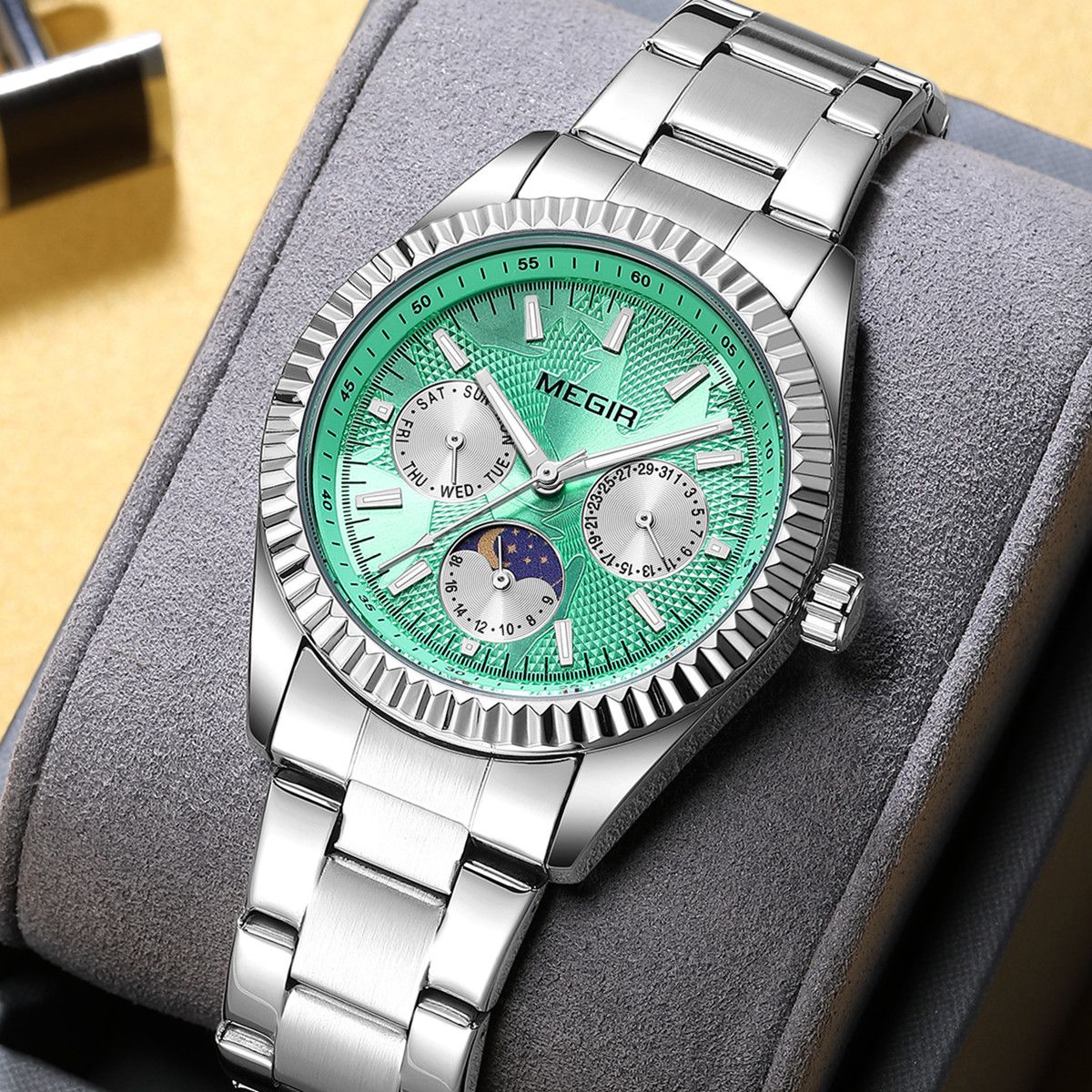 MEGIR Business Men Watch Waterproof Luminous Man Casual Quartz Wristwatch Clock Calendar Week Display Relogio Masculino 1102-2