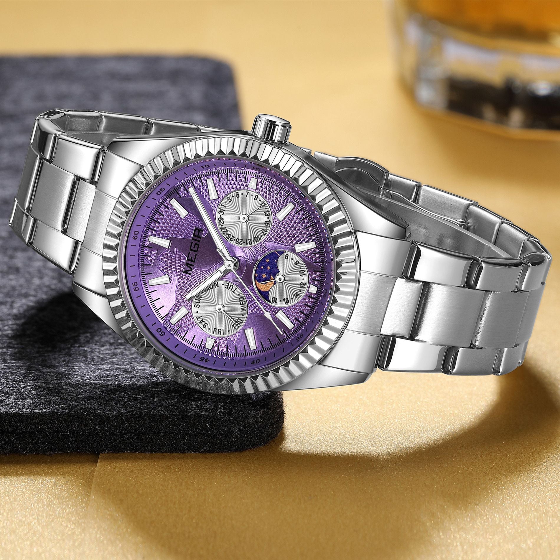 MEGIR Business Men Watch Waterproof Luminous Man Casual Quartz Wristwatch Clock Calendar Week Display Relogio Masculino 1102-5