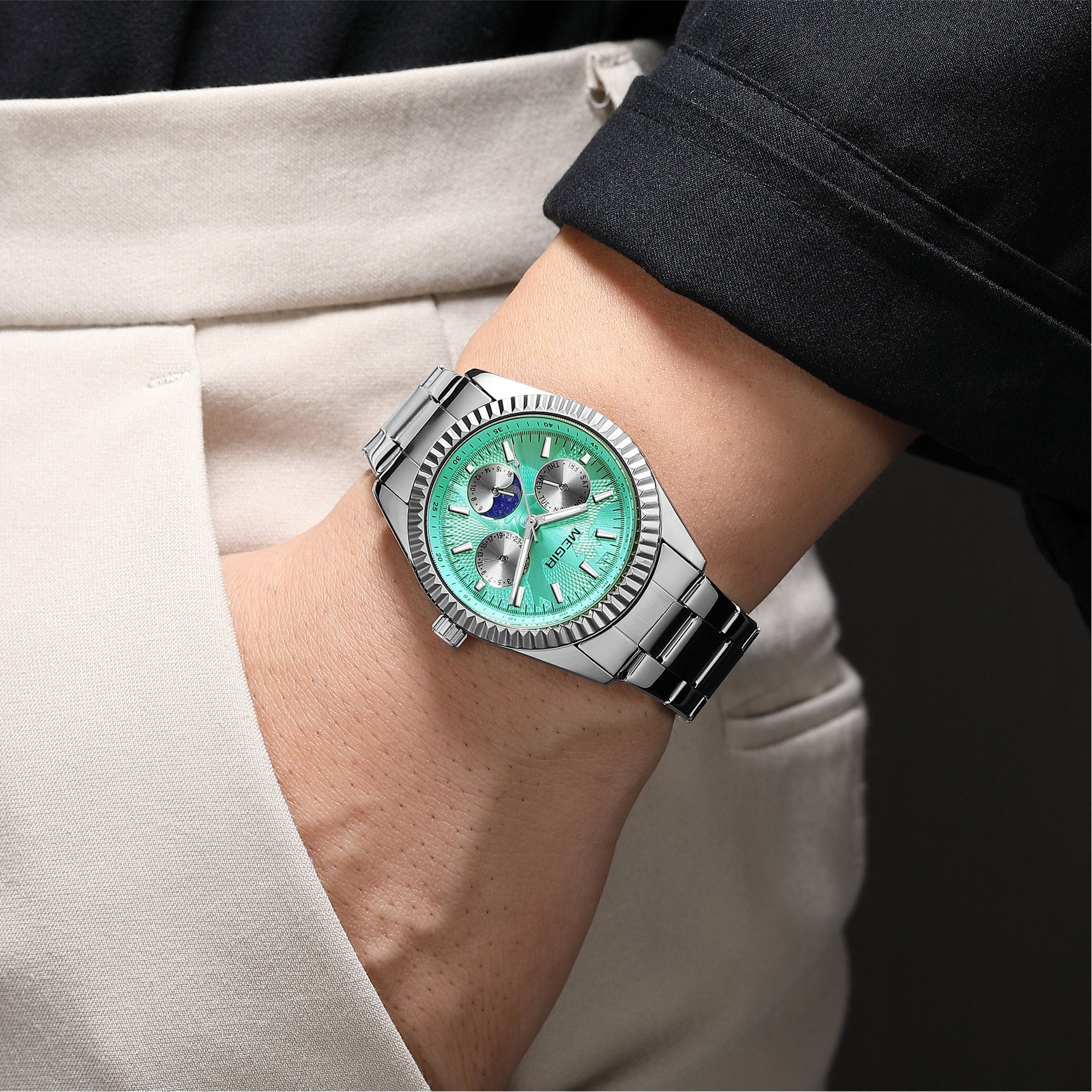 MEGIR Business Men Watch Waterproof Luminous Man Casual Quartz Wristwatch Clock Calendar Week Display Relogio Masculino 1102-1