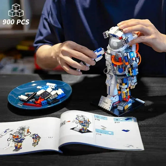 ASTRONAUT 900PCS-3