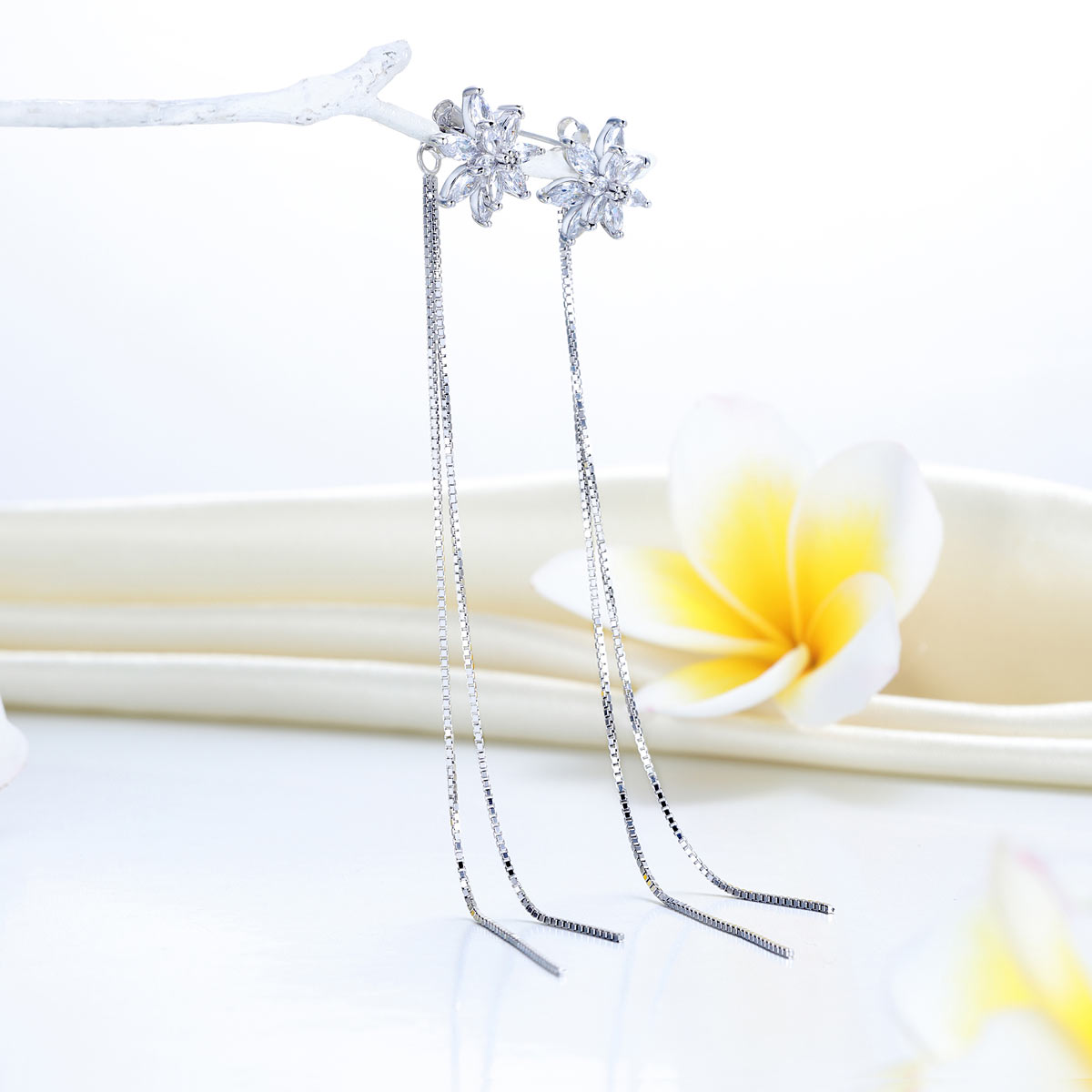 Long Elegant Solid 925 Sterling Silver Earrings Flowers Created Diamonds XFE8159-1