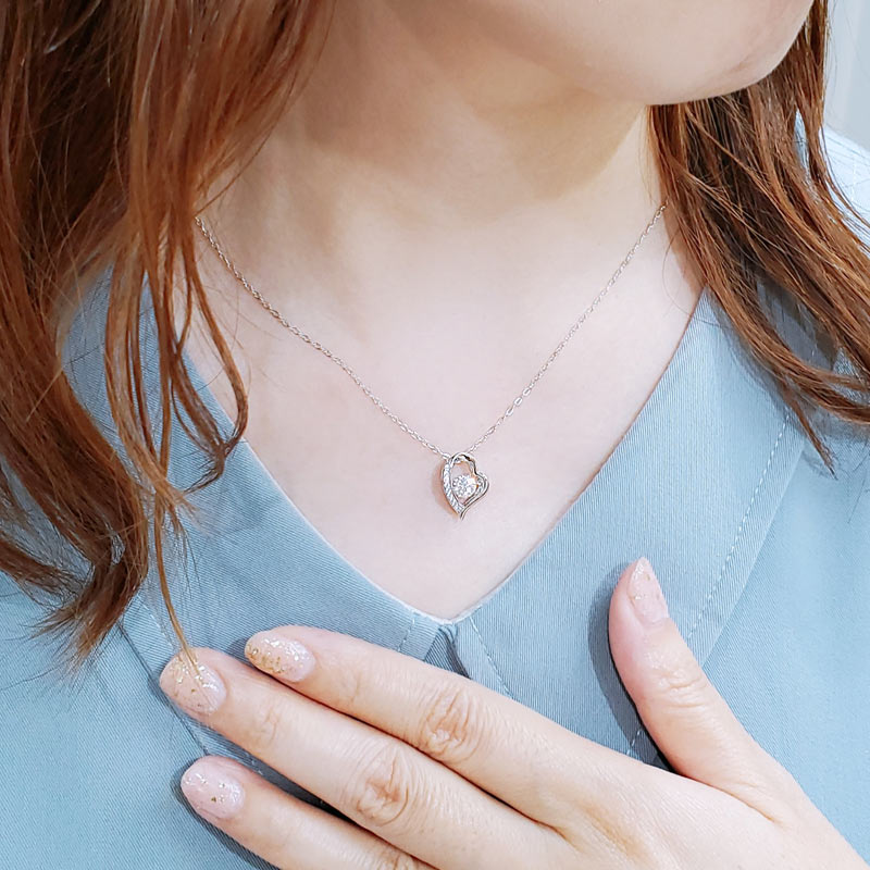 0.5 Carat Moissanite Diamond Dancing Stone Heart Necklace 925 Sterling Silver MFN8135-3