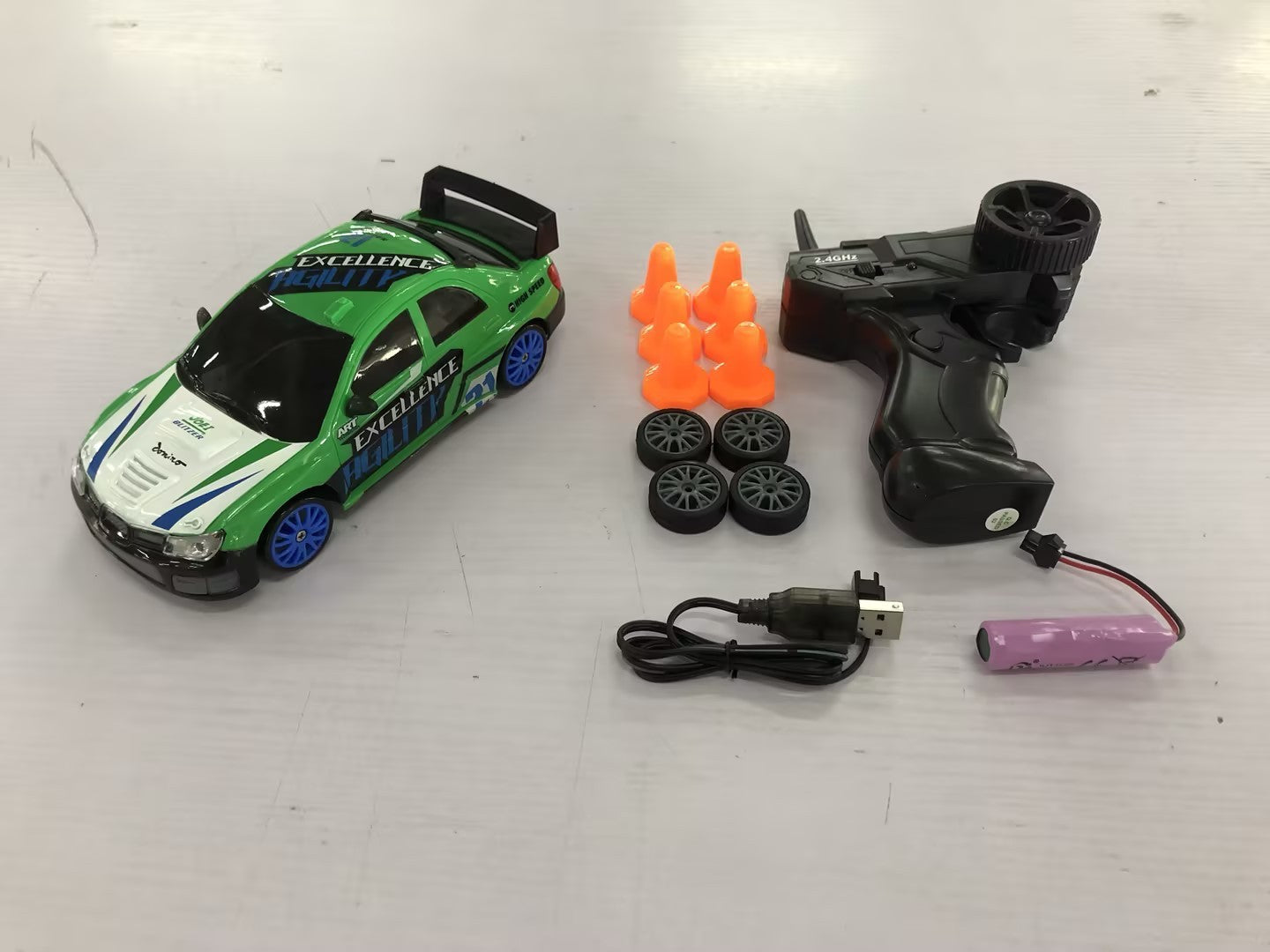 High-Speed 2.4G 4WD RC Drift Car-5