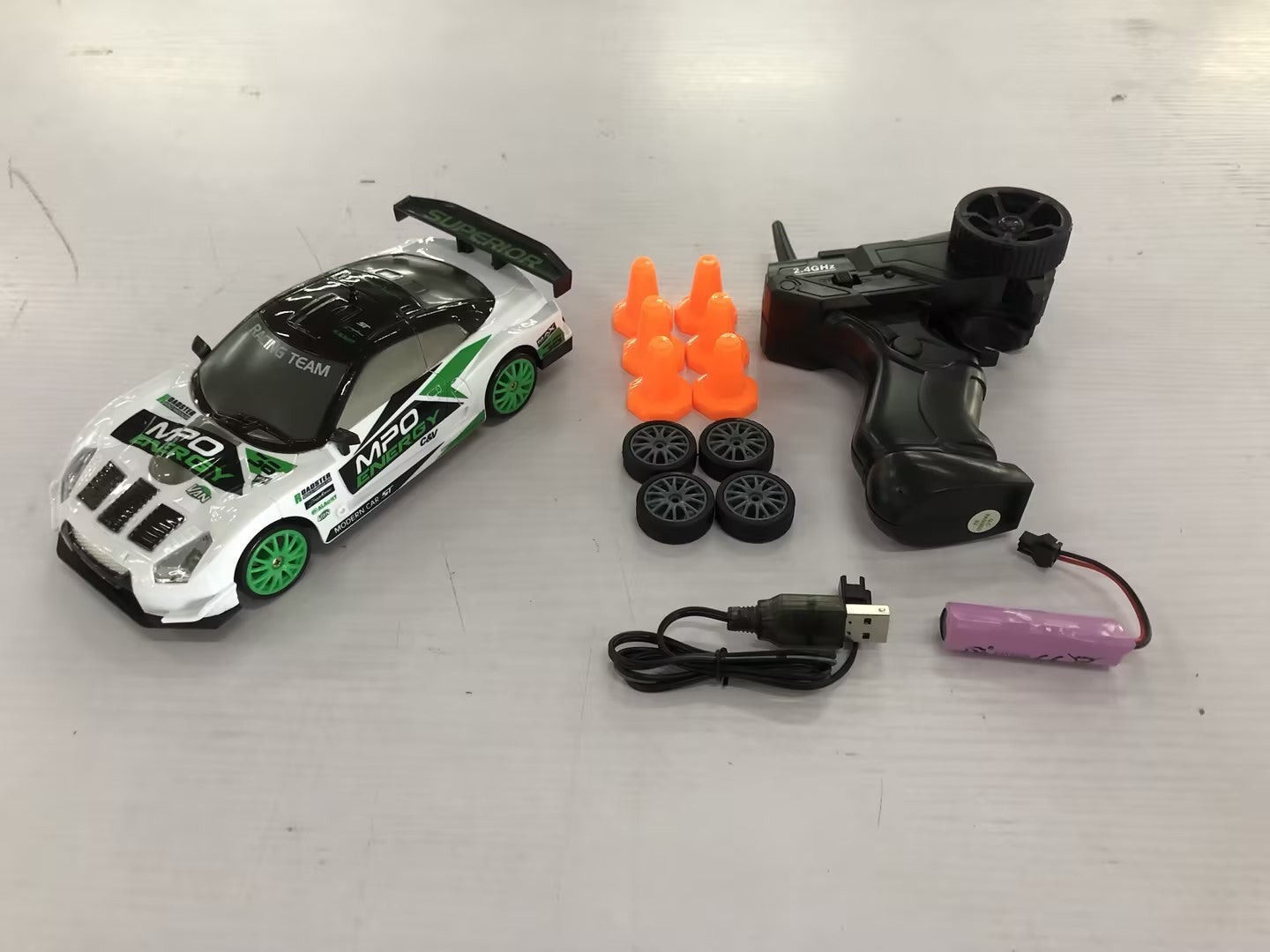 High-Speed 2.4G 4WD RC Drift Car-13