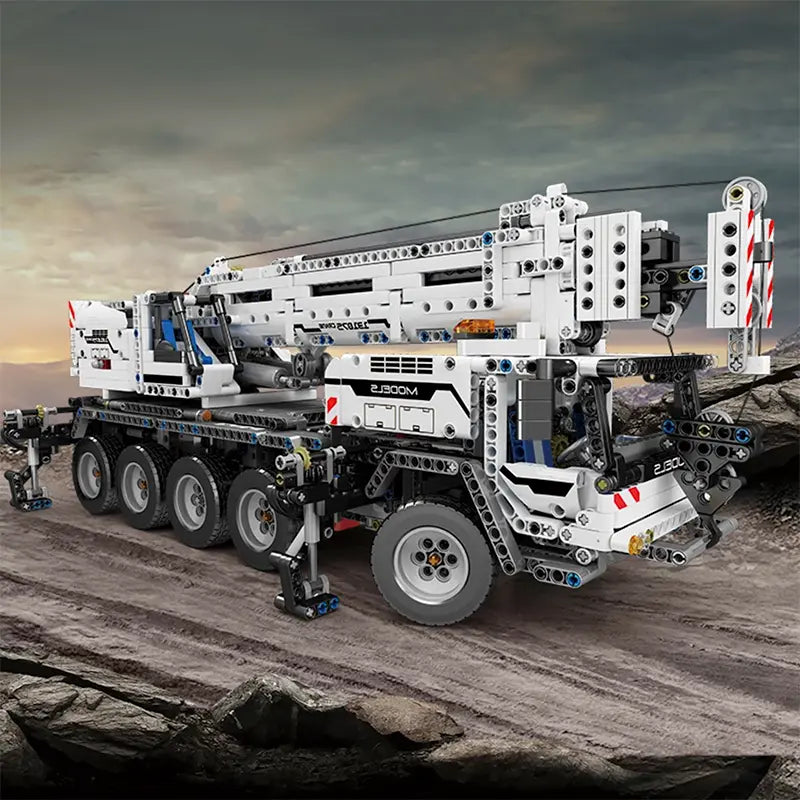 Remote Controlled Crane 2818pcs-3