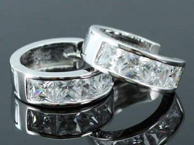 1.5 Carat CZ Cubic Zirconia Created Diamond Huggie Earrings XE031-2