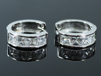 1.5 Carat CZ Cubic Zirconia Created Diamond Huggie Earrings XE031-3