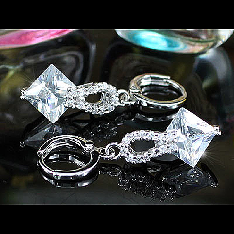 2 Carat CZ Created Diamond Dangle Earrings XE399-1