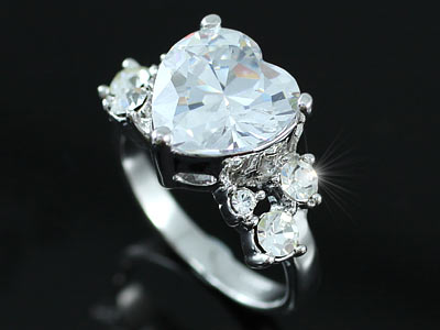 4 Carat Heart CZ Created Diamond Ring use Austrian Crystal XR086-1