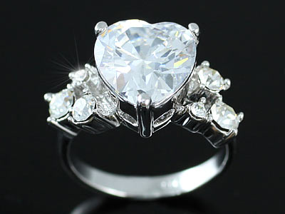 4 Carat Heart CZ Created Diamond Ring use Austrian Crystal XR086-3
